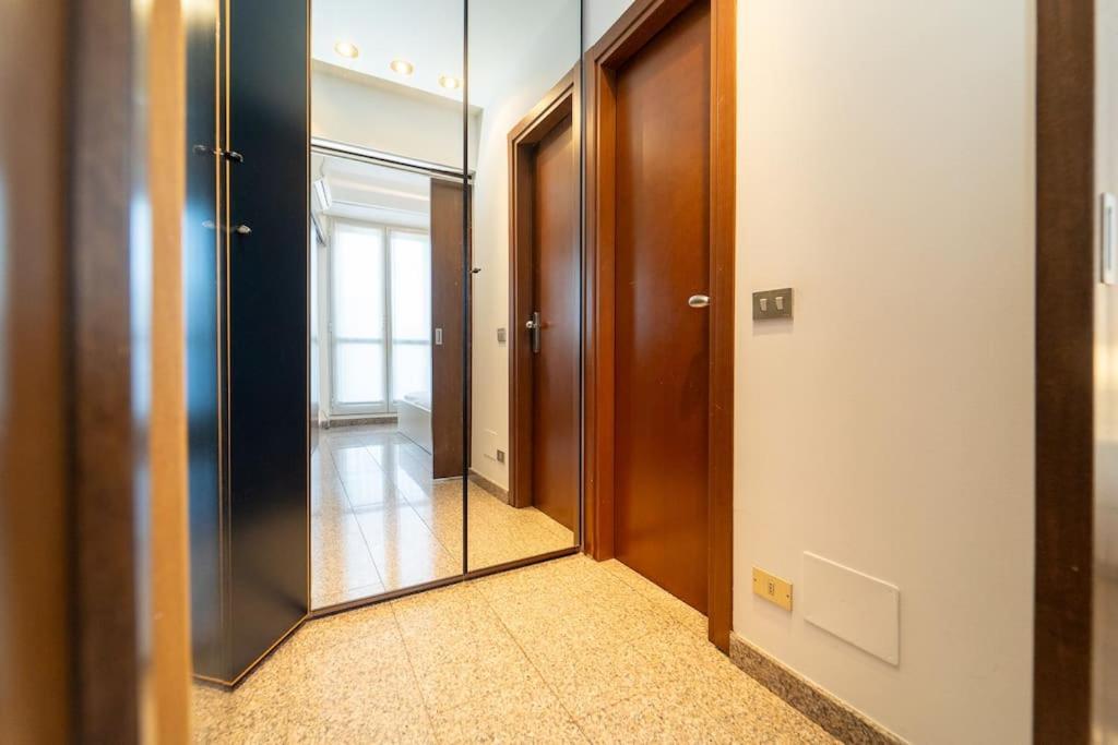 5 Giornate Apt Con Terrazzo E Garage Privato Μιλάνο Εξωτερικό φωτογραφία