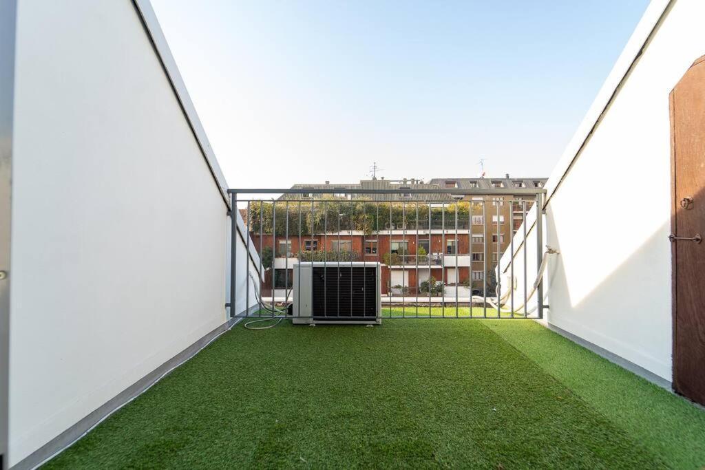 5 Giornate Apt Con Terrazzo E Garage Privato Μιλάνο Εξωτερικό φωτογραφία